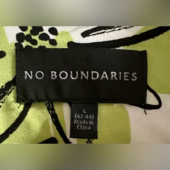 Men’s No Boundaries Tropical Button Down Shirt - Picture 3 of 6